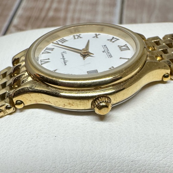 Wittnauer Cosmopolitan Gold-plated Unisex Watch in EUC needs battery ๐ - Picture 6 of 9